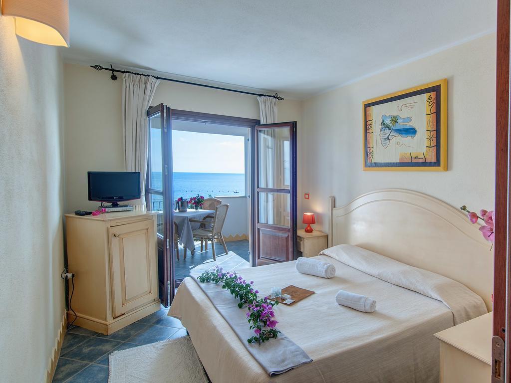 Hotel Ristorante La Conchiglia Cala Gonone Ngoại thất bức ảnh