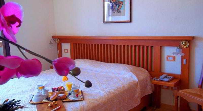 Hotel Ristorante La Conchiglia Cala Gonone Ngoại thất bức ảnh